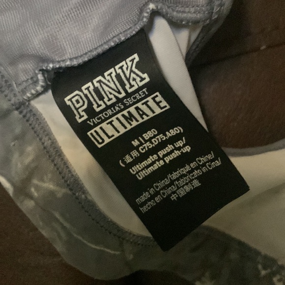 Selling a pink sports bra on good condition zipper need to be put back on - Picture 3 of 4